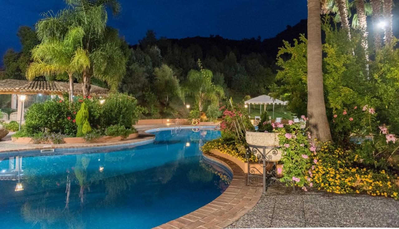 Hotel Porto Pirgos Parghelia Eksteriør billede