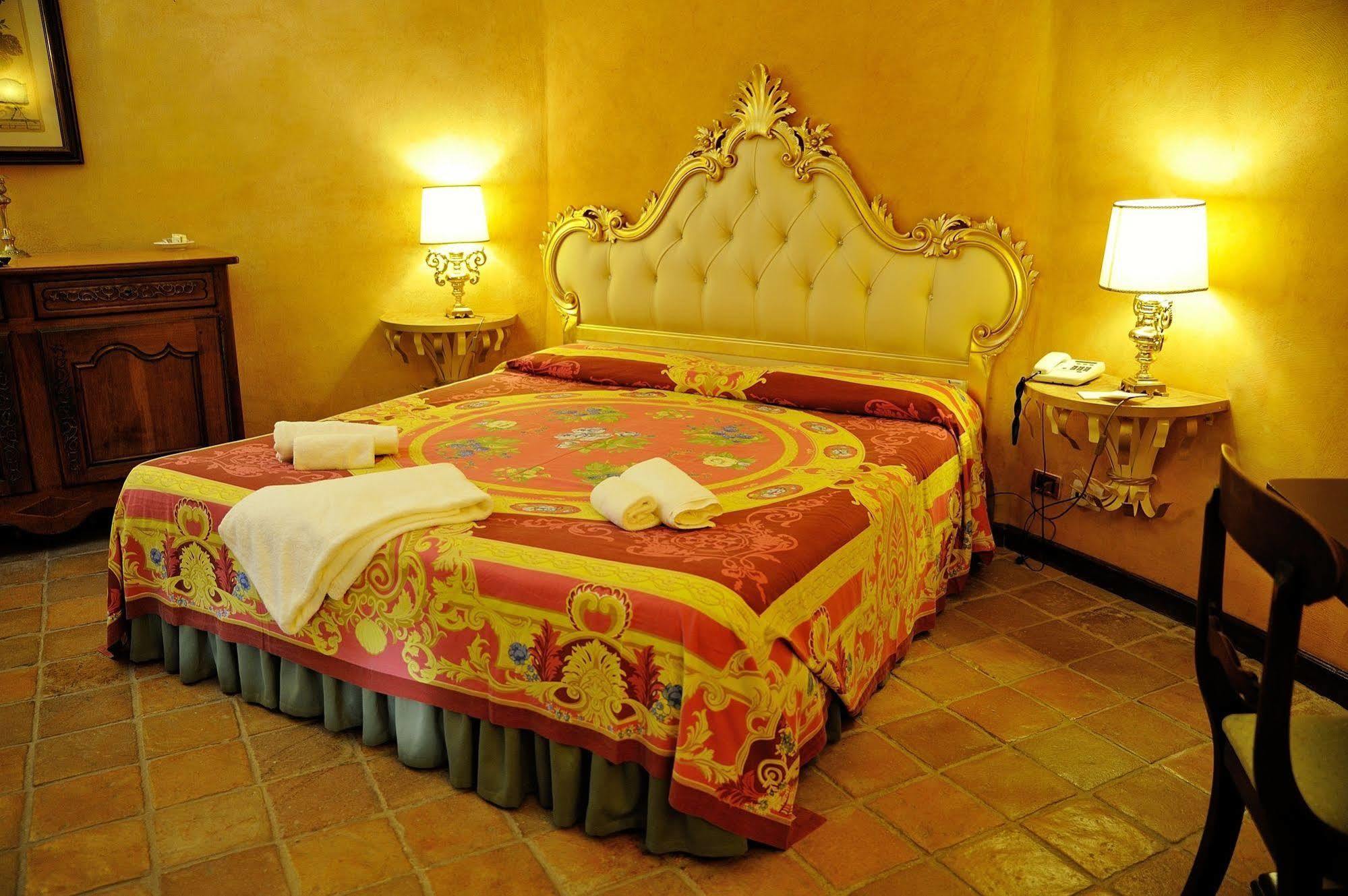 Hotel Porto Pirgos Parghelia Eksteriør billede
